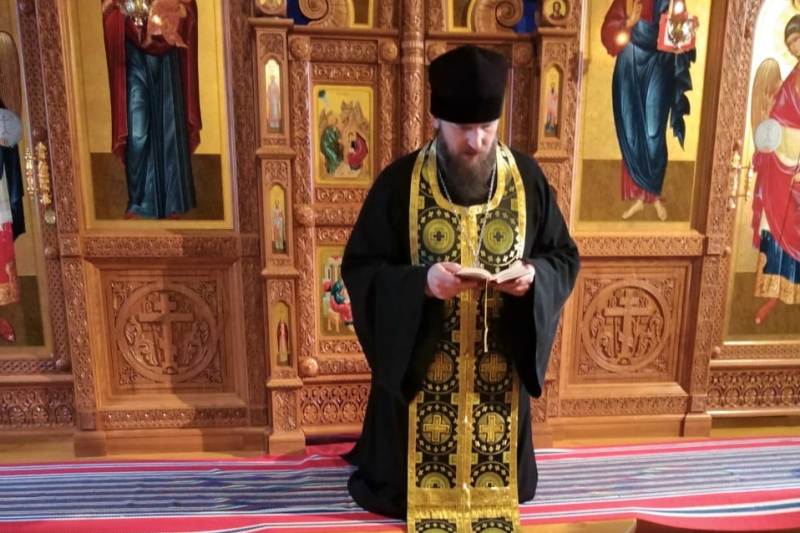 В Нижнем Мамоне совершили уставное великопостное богослужение