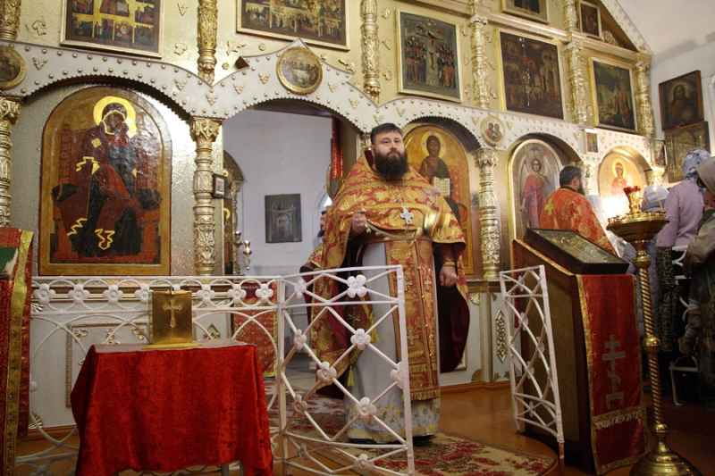 Литургия в храме великомученицы Параскевы, наречённой Пятницей