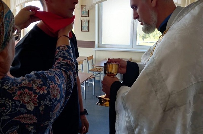 Священнослужитель благочиния посетил воинскую часть г. Богучар