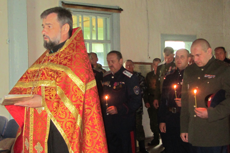 Казаки возрождают храм