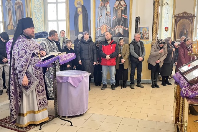 В храме святого мученика Иоанна Воина города Богучар прошло празднование Торжества Православия