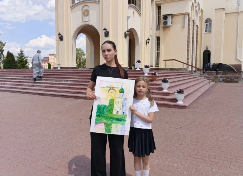 Воспитанницы воскресной школы имени архиепископа Серафима (Соболева) города Богучара приняли участие в конкурсе «Мы рисуем Божий мир»