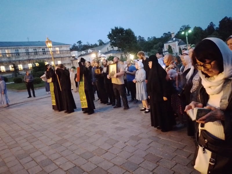 Паломническая группа благочиния совершила поездку в Оптину пустынь