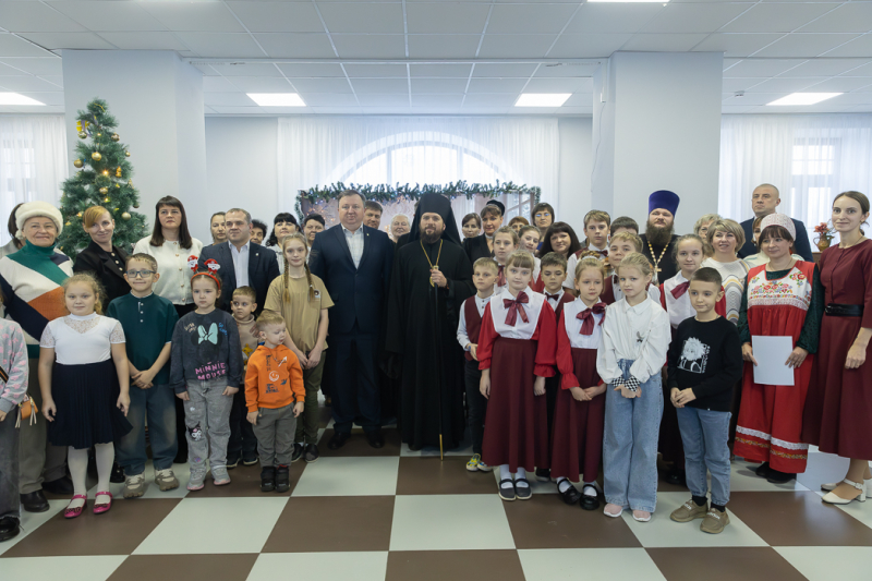 Преосвященнейший епископ Дионисий принял участие в традиционном праздничном мероприятии «Николин день» в стенах Духовно-просветительского центра г. Россошь