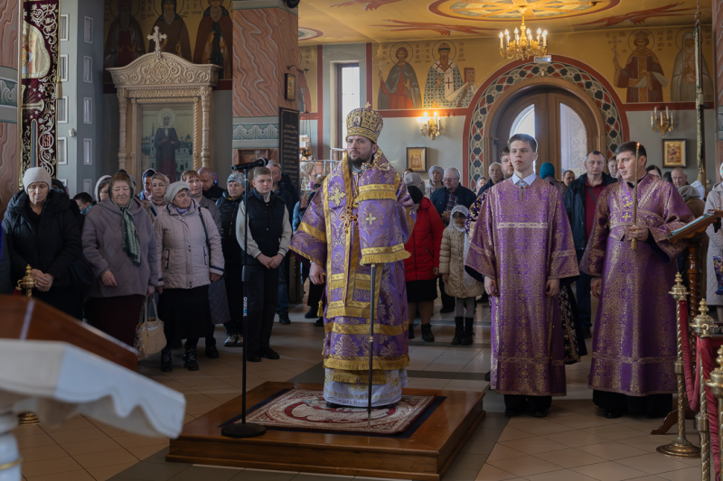 В Неделю Торжества Православия Преосвященнейший епископ Дионисий совершил Литургию в Ильинском кафедральном соборе