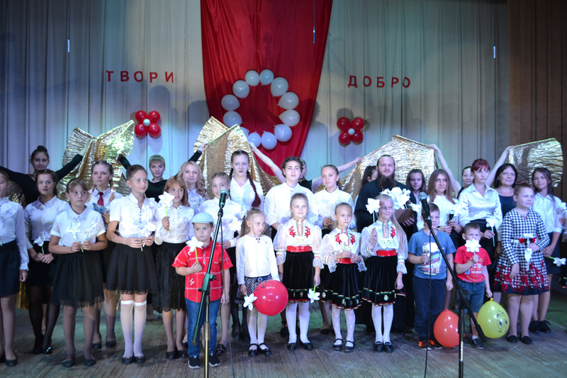 Волонтёрский отряд Коротоякской СОШ «МИР ДОБРОТЫ» завершил свой творческий проект, посвященный проведению благотворительной акции «Белый Цветок»