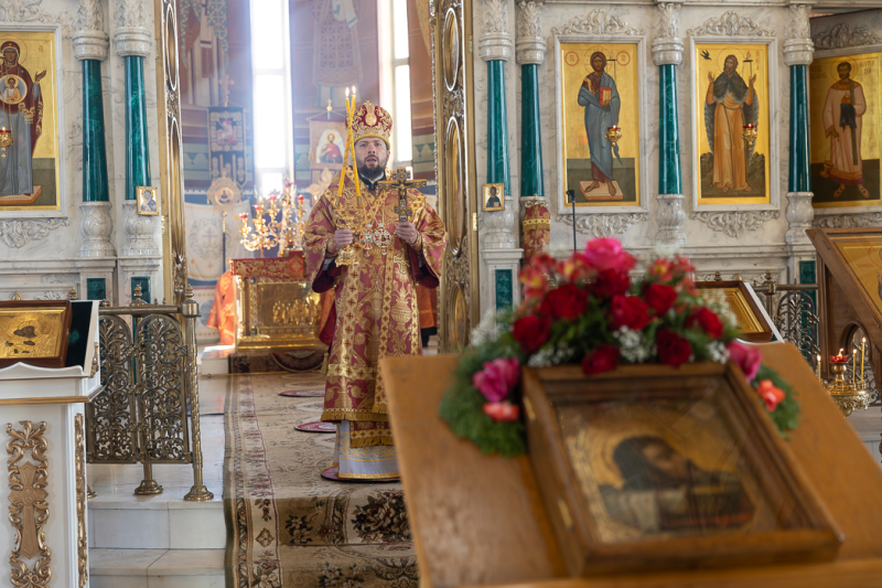 В день Усекновения главы Пророка, Предтечи и Крестителя Господня Иоанна епископ Россошанский и Острогожский Дионисий совершил Божественную литургию в Свято-Ильинском кафедральном соборе г. Россоши