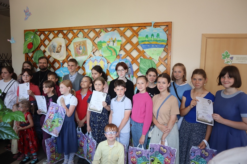 В воскресной школе Свято-Ильинского кафедрального собора прошёл епархиальный конкурс «Мы рисуем Божий мир»