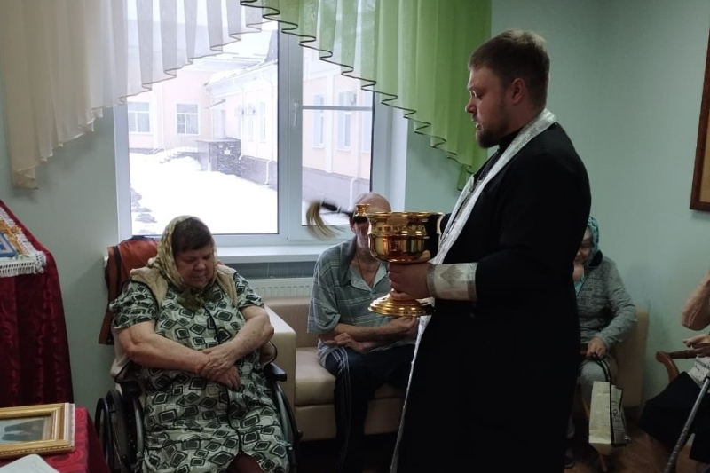 Настоятель Казанского храма села Покровка посетил пансионат«Коротоякский