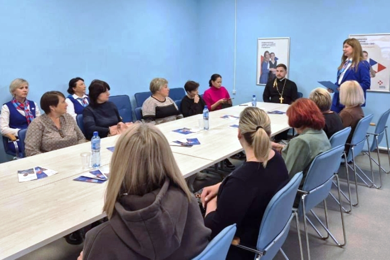 В г. Павловск священник встретился с участницами женского клуба в Павловском кадровом центре «Работа России»