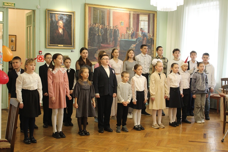 В Острогожском историко‑художественном музее имени И. Н. Крамского представлена концертная программа в честь Дня матери