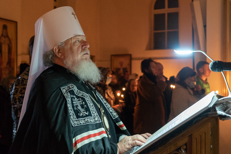 Во вторник первой седмицы Великого поста митрополит Воронежский и Лискинский Сергий совершил великое повечерие с чтением Великого канона преподобного Андрея Критского