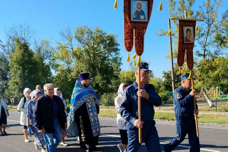 В Русской Журавке помолились на месте разрушенного храма в честь иконы Божией Матери «Неопалимая Купина»