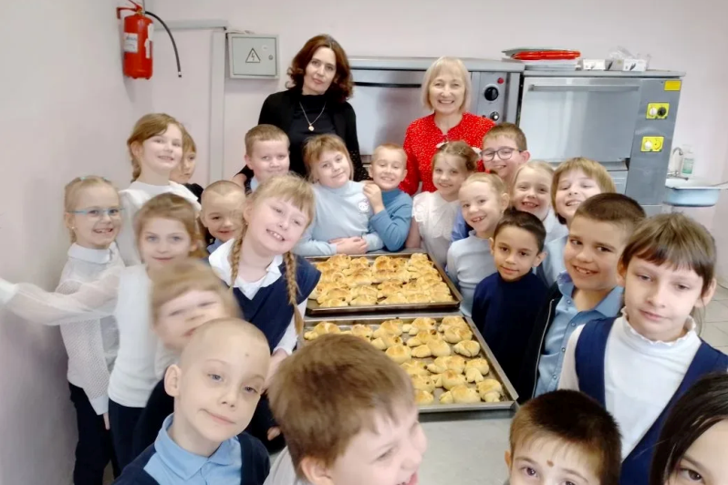 В МБОУ «Репьевская школа» состоялся мастер-класс «Жаворонки прилетели»