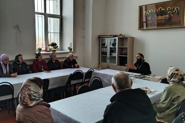 Руководитель епархиального миссионерского отдела провел встречу с прихожанами и сотрудниками Свято-Митрофановского храма села Верхний Мамон