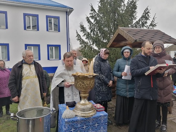 Праздничное богослужение в храме Покрова Пресвятой Богородицы сл. Шапошниковка