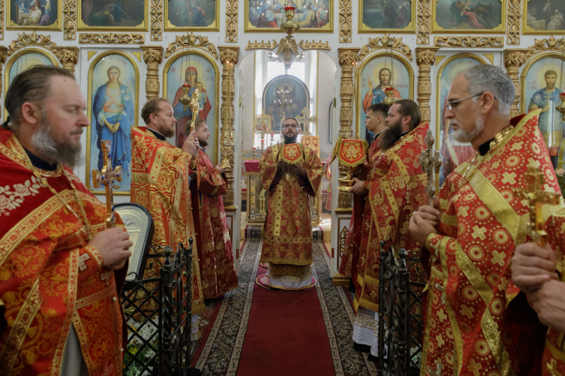 Правящий Архиерей возглавил престольное торжество храма во имя святого мученика Иоанна Воина города Богучара
