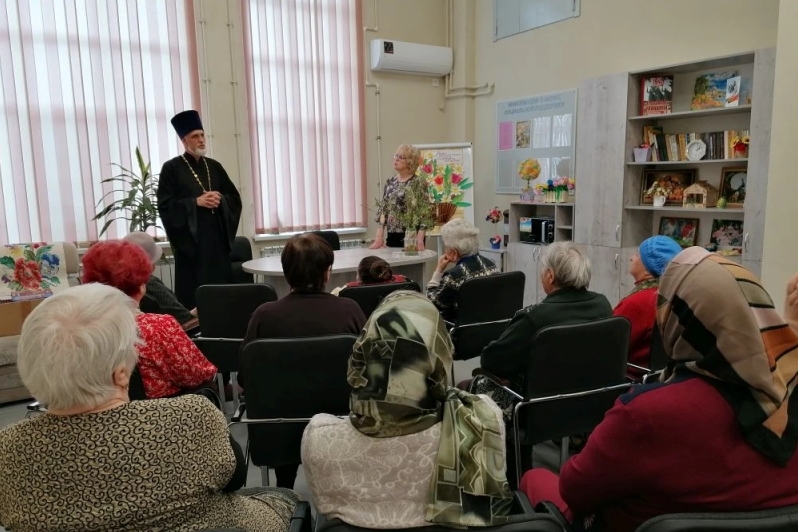 Пастырский визит в центр дневного пребывания для граждан пожилого возраста и инвалидов в Богучаре