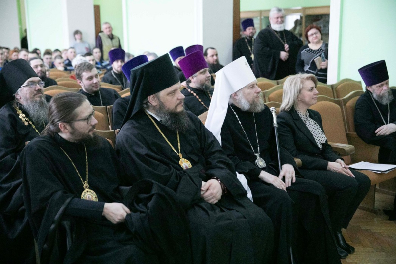 Епископ Россошанский и Острогожский Дионисий принял участие в официальном открытии Дня православной книги в городе Воронеж