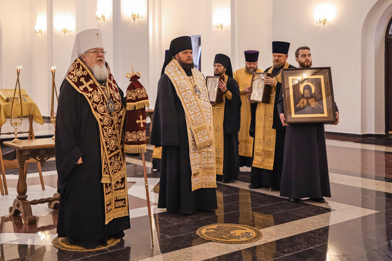 Глава Воронежской митрополии совершил освящение духовно-просветительского центра в г. Россошь