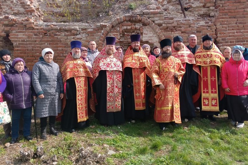 Духовное единение: молебные пения совершены в селах Верхний Ольшан и Новая Осиновка Острогожского церковного округа