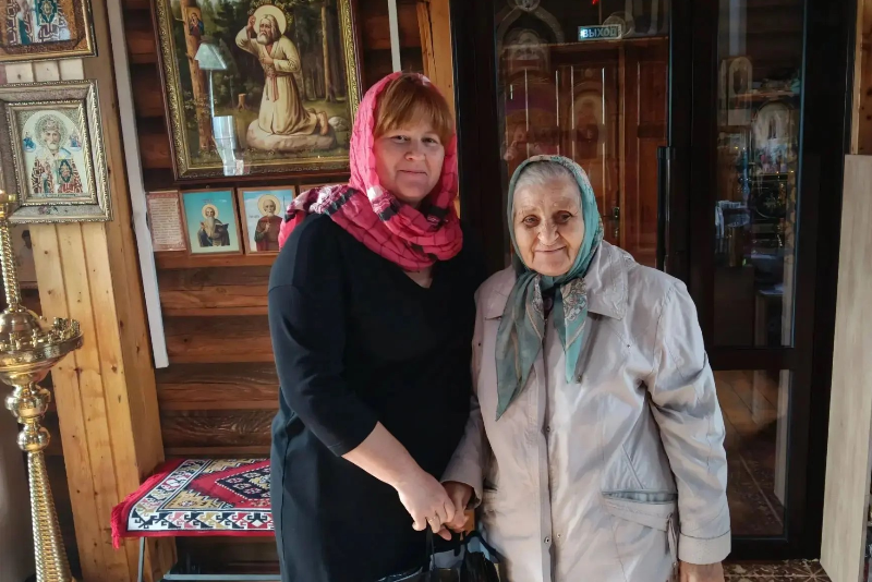 Матушка Екатерина Подопригорина поздравила пожилых прихожанок с Днем пожилого человека