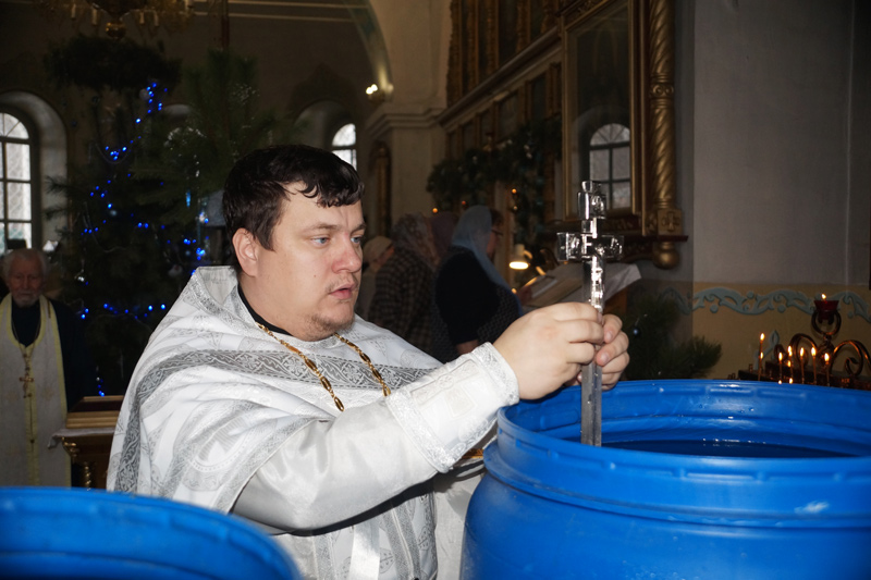 Великое водоосвящение в Крещенский сочельник в храме во имя св. мчн. Иоанна Воина