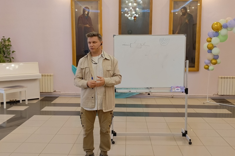 Представитель Синодального отдела по делам молодежи принял участие в Митрофановских церковно-исторических чтениях Россошанской епархии