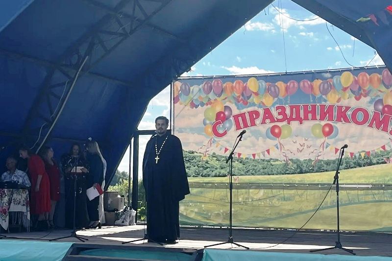 Священнослужитель принял участие в праздновании Дня села в селе Митрофановка
