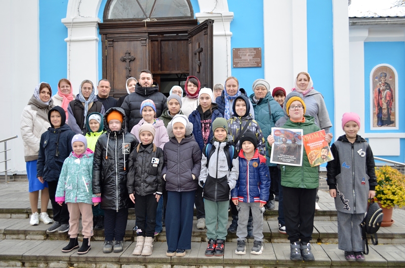 Паломники из Богучара приехали на павловскую землю