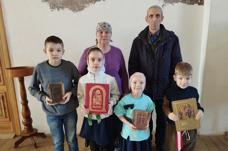 Воспитанники воскресной группы при храме Преображения Господня села Заброды познакомились с историей книгопечатания на Руси