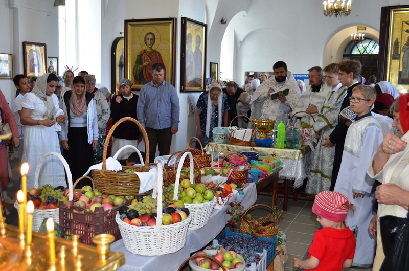 В храме иконы Божией Матери «Казанская» города Павловска молитвенно отметили Преображение Господне