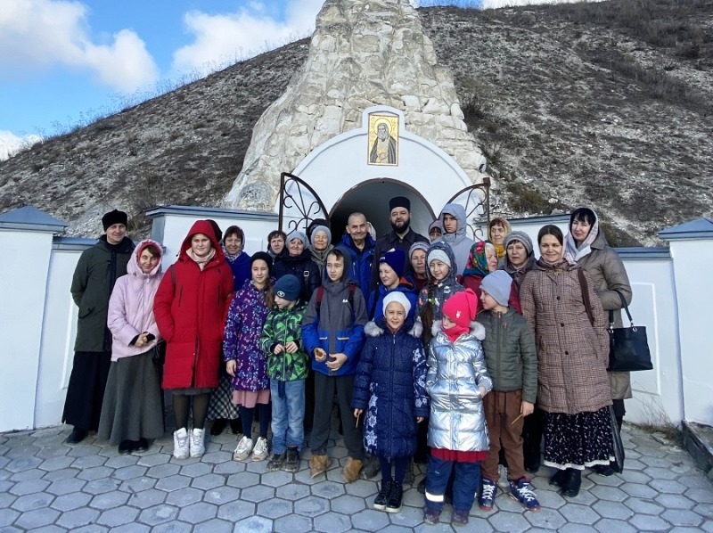 Паломническая поездка учащихся Воскресной школы с. Белогорье в Костомарово