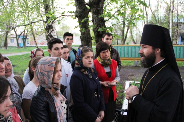 Преосвященнейший епископ Андрей совершил Всенощное бдение в Покровском храме села Шапошниковка