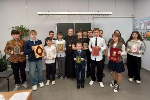 На Репьевской земле отметили День православной книги, в котором приняли участие представители духовенства