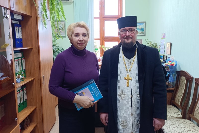 В праздник Богоявления благочинный Острогожского церковного округа посетил местные органы исполнительной власти