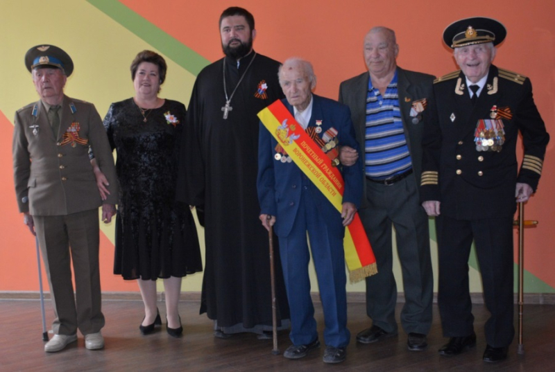 Праздничный концерт, посвящённый Дню Победы, в Павловске