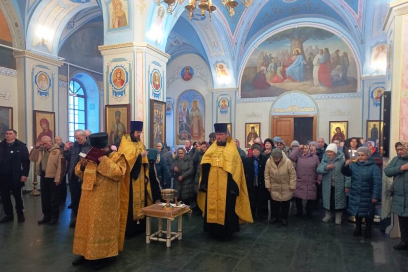 В соборном храме святителя Тихона Задонского города Острогожска совершили благодарственный молебен в канун Новолетия