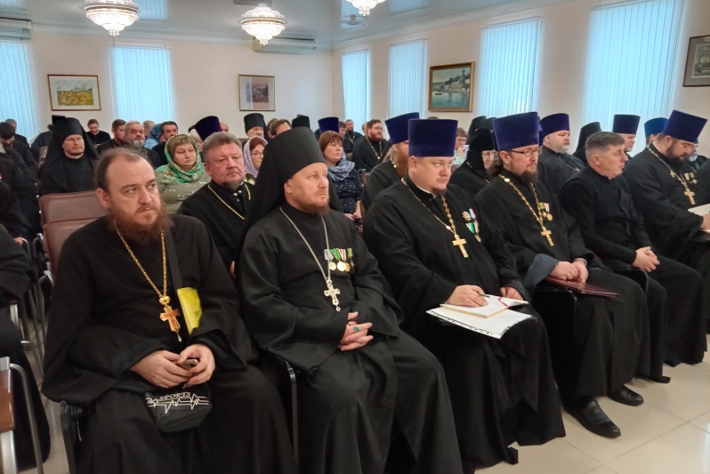 Духовенство и миряне из Богучарского благочиния приняли участие в ежегодном Епархиальном собрании в городе Россошь