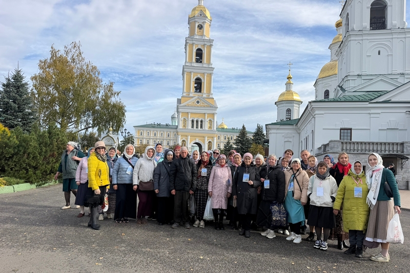 Паломническая группа Россошанского церковного округа помолилась у значимых святынь Дивеевской и Муромской земли