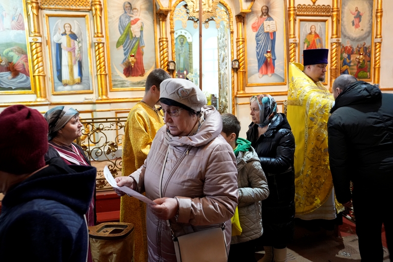 Клирики Калачеевского благочиния призвали прихожан принять активное участие в патриаршей программе по изучению Священного Писания