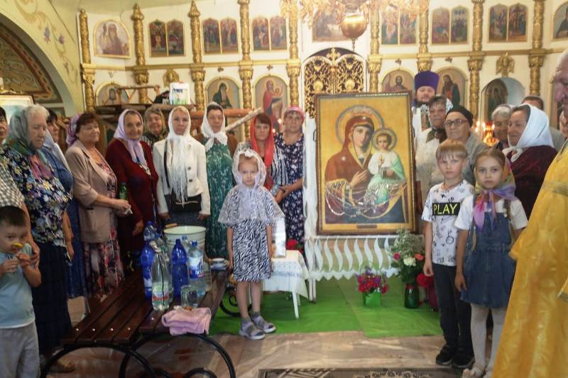 В храме иконы Божией Матери «Казанская» села Гнилое совершено богослужение перед чудотворной иконой Богородицы «Оршанская»
