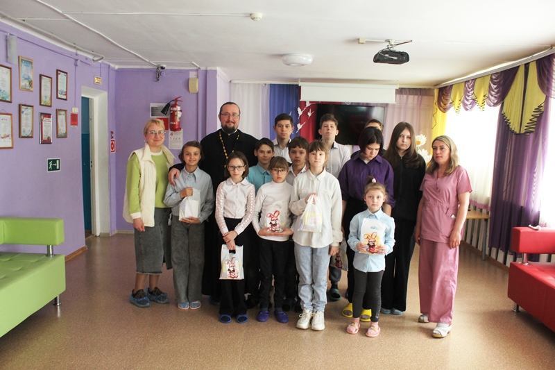 Руководитель молодежного отдела Россошанской епархии посетил Острогожский реабилитационный центр для несовершеннолетних