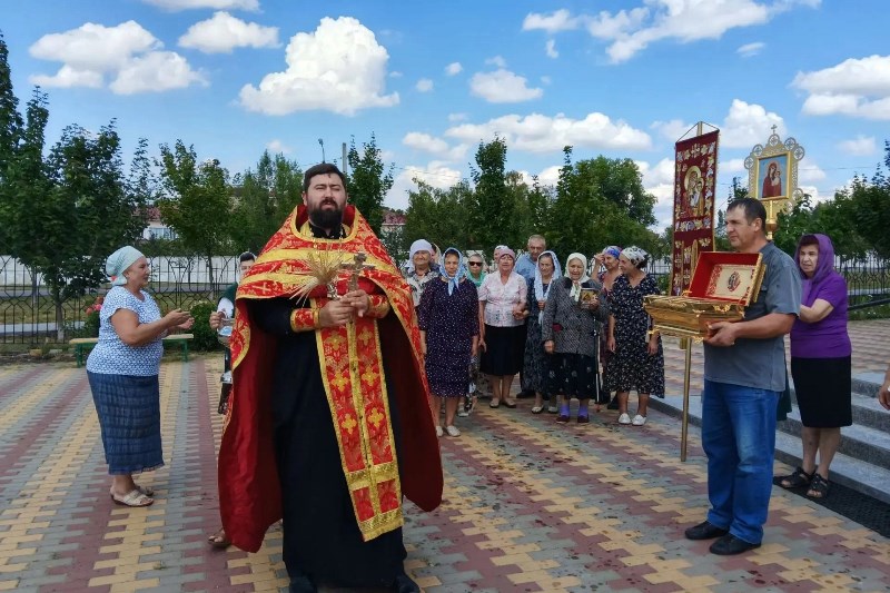 В Подгоренском храме в честь преподобного Сергия Радонежского встретили мощи священномученика Петра (Зверева)
