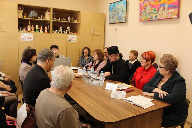 Благочинный Острогожского церковного округа принял участие в выездном заседании Общественной палаты Острогожского муниципального района