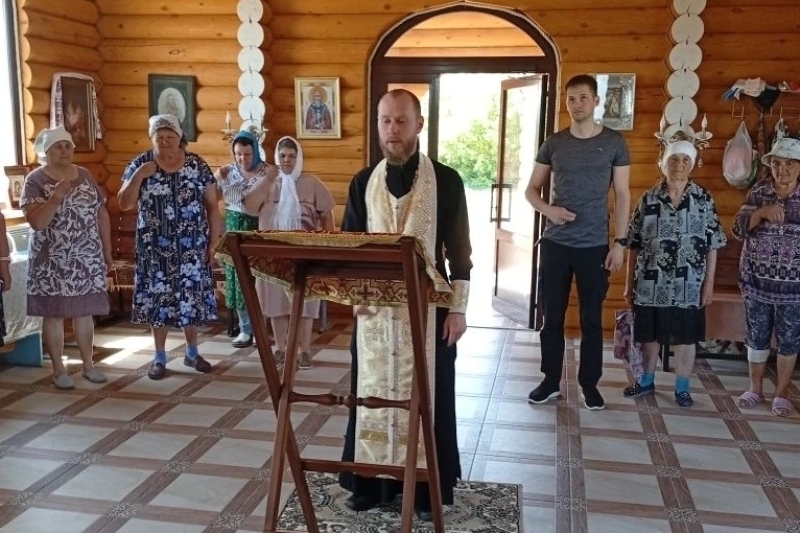 На окормляемых приходах Петропавловского района совершены праздничные богослужения