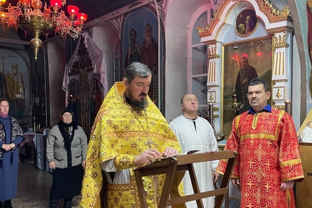 В Успенском храме с. Трехстенки совершили Божественную литургию и молебен на Новолетие