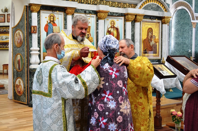 В день памяти святителя Тихона Задо́нского совершена Божественная литургия в Казанском храме г. Павловска