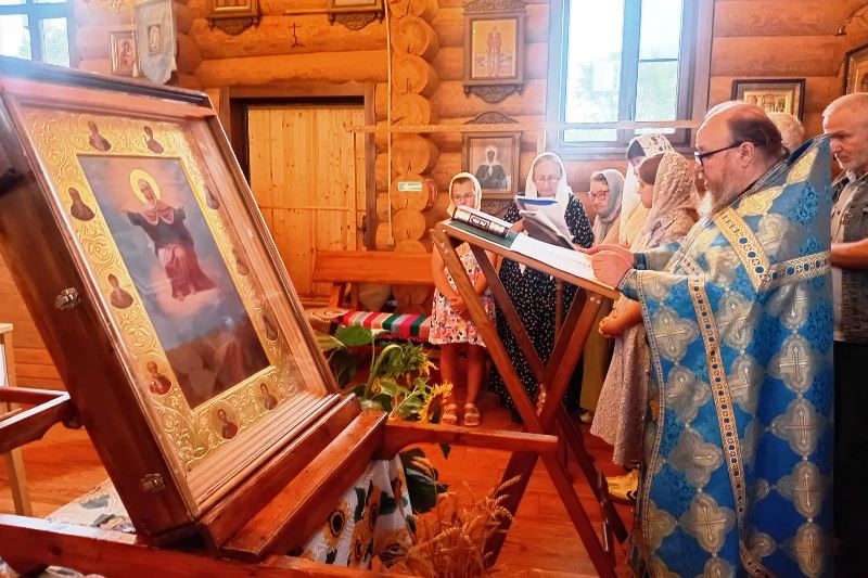 Ильинский казачий крестный ход с чтимым образом Божией Матери «Спорительница хлебов» прошел по Верхнемамонской земле