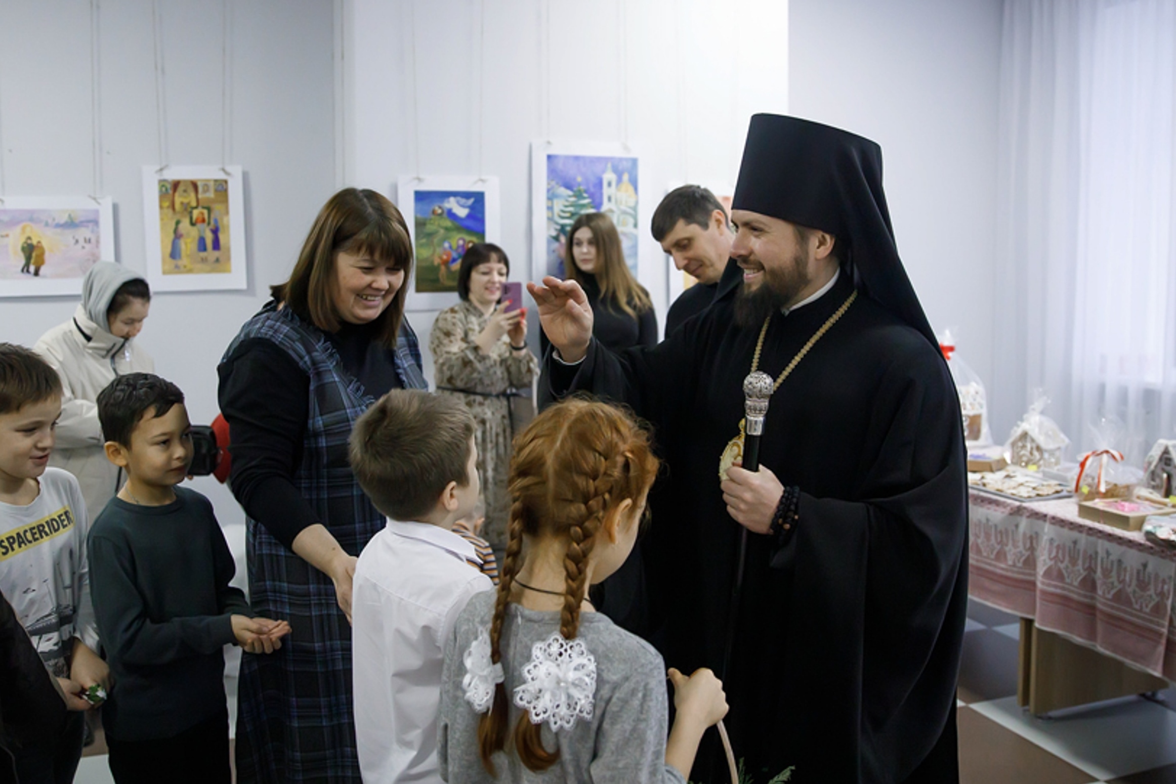 Правящий архиерей посетил просветительское мероприятие «Николин день. В  ожидании Рождества» / Россошанская епархия